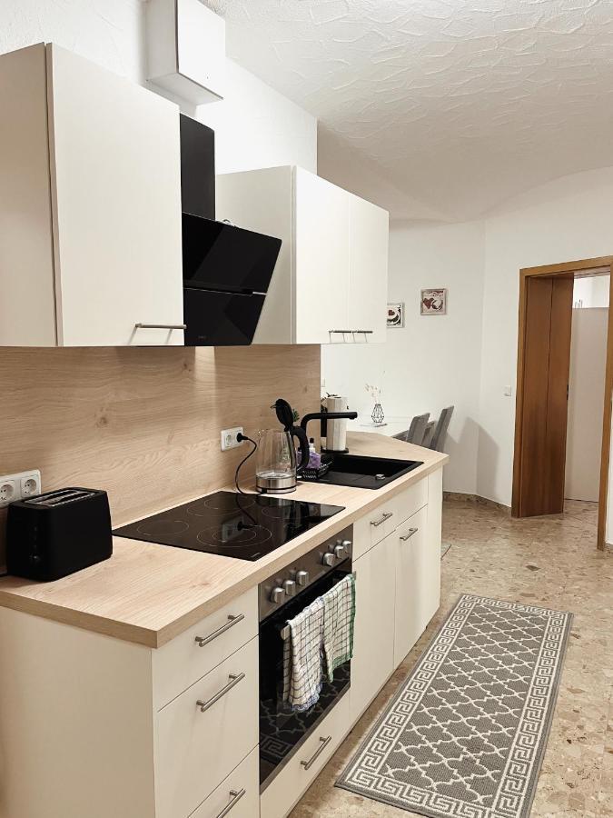 Bohnapartments Elisa - Wohlfuehlapartment Mit 2 Gratis Parkplaetzen Und 3 Schlafzimmern - Wlan - Vollausstattung Erfurt Exteriér fotografie