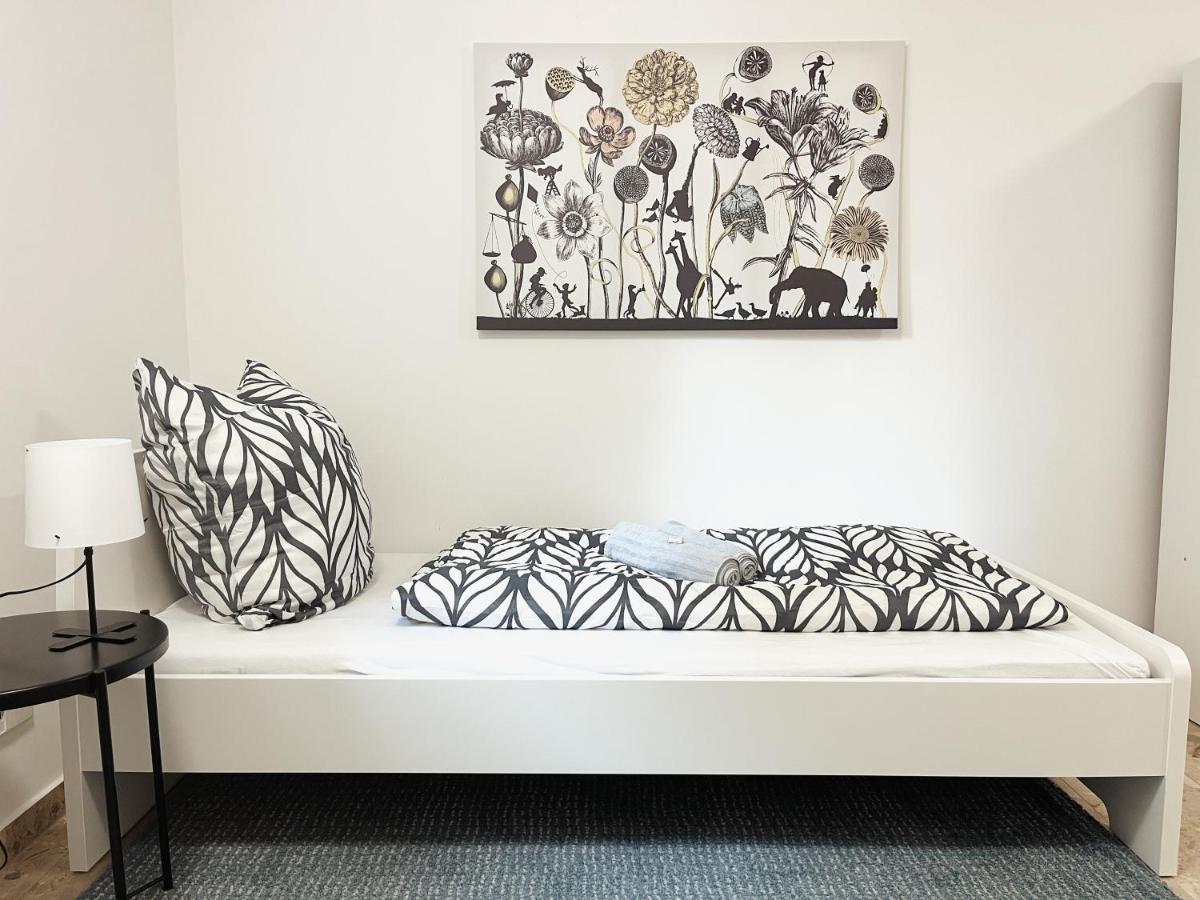 Bohnapartments Elisa - Wohlfuehlapartment Mit 2 Gratis Parkplaetzen Und 3 Schlafzimmern - Wlan - Vollausstattung Erfurt Exteriér fotografie