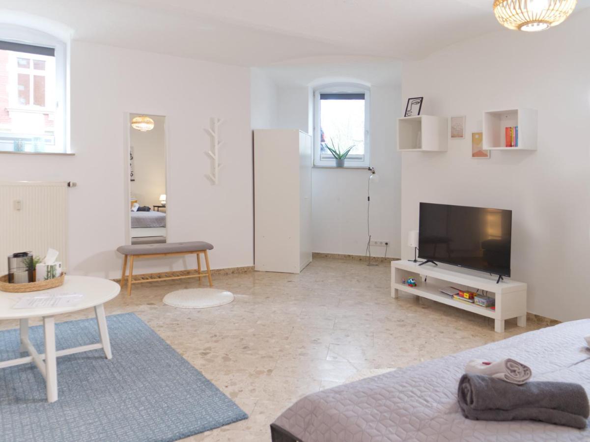 Bohnapartments Elisa - Wohlfuehlapartment Mit 2 Gratis Parkplaetzen Und 3 Schlafzimmern - Wlan - Vollausstattung Erfurt Exteriér fotografie