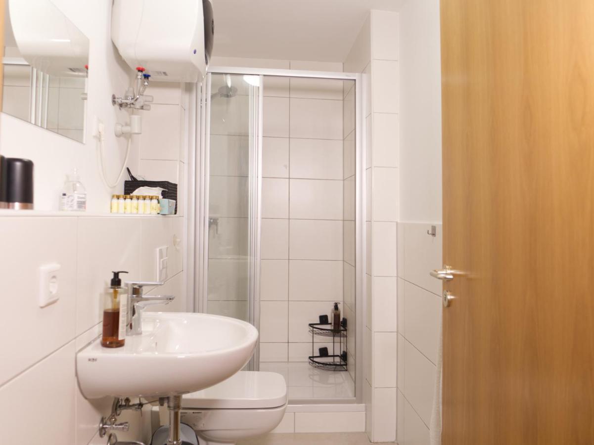 Bohnapartments Elisa - Wohlfuehlapartment Mit 2 Gratis Parkplaetzen Und 3 Schlafzimmern - Wlan - Vollausstattung Erfurt Exteriér fotografie