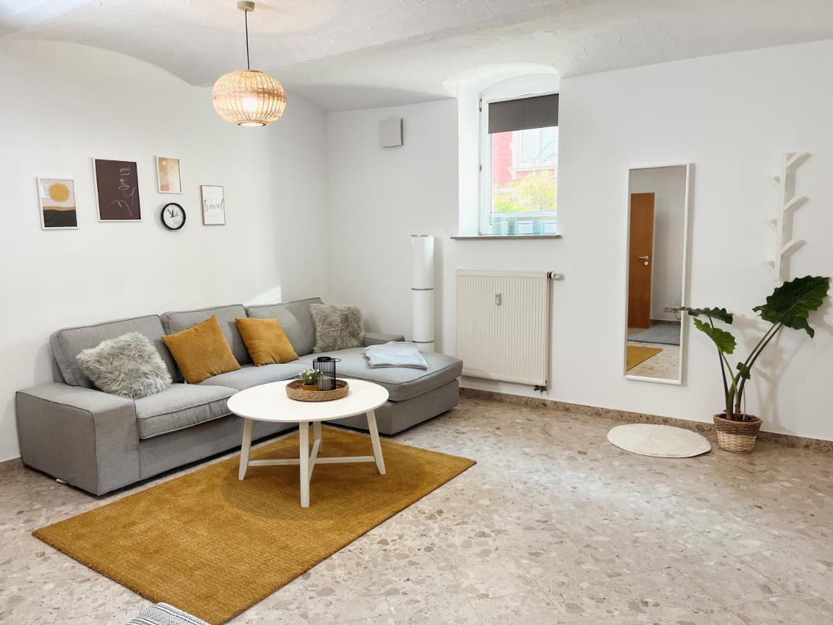 Bohnapartments Elisa - Wohlfuehlapartment Mit 2 Gratis Parkplaetzen Und 3 Schlafzimmern - Wlan - Vollausstattung Erfurt Exteriér fotografie